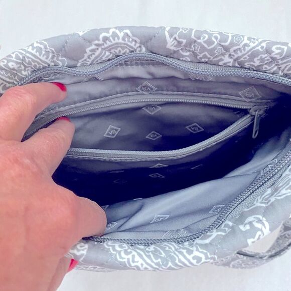 ❤️AMAZING DEAL❤️ TCU Vera Bradley Triple Zip Hipster Crossbody NWT - Picture 7 of 9